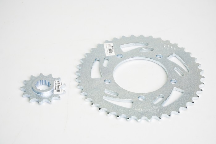 KIT PIÑONES - GIXXER 250 5 HUECOS  (PT40 - PD13C- PASO 520) CASSARELLA