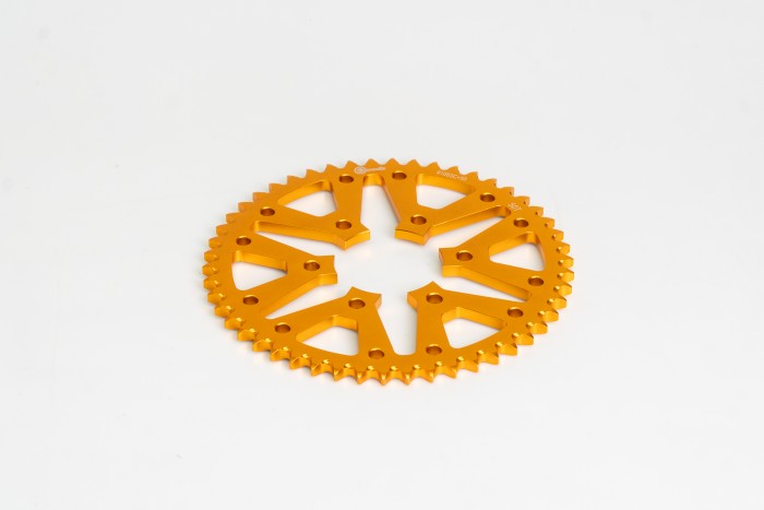 SPROCKET - 50 DR 150 6 HUECOS PASO 428 ESTILO IRON DORADO DURAL RACER  CASSARELLA X