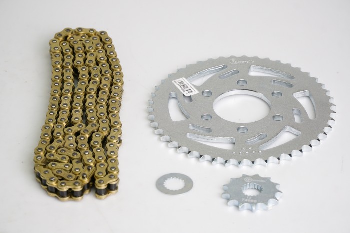 KIT CAJA CADENA - BENELLI 180 S 6 HUECOS (PT46C - PD13C - 428-H-132C)DORADA  CASSARELLA