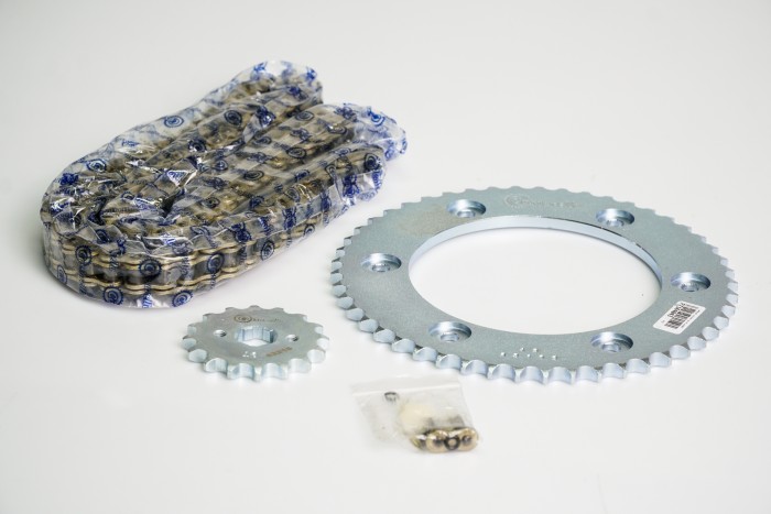 KIT CAJA CADENA - XR 150 L 6 HUECOS (PT49C-PD16C-428-H-132-C) DORADA O´RING CASSARELLA