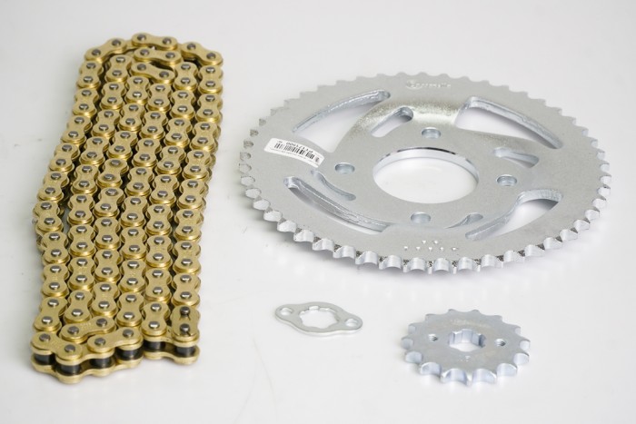 KIT CAJA CADENA - MRX 150 MOD. 2021  CONCAVO 4 HUECOS PASO 428 (PT50C-PD15C-428-H-132-C)DORADA O´RING CASSARELLA