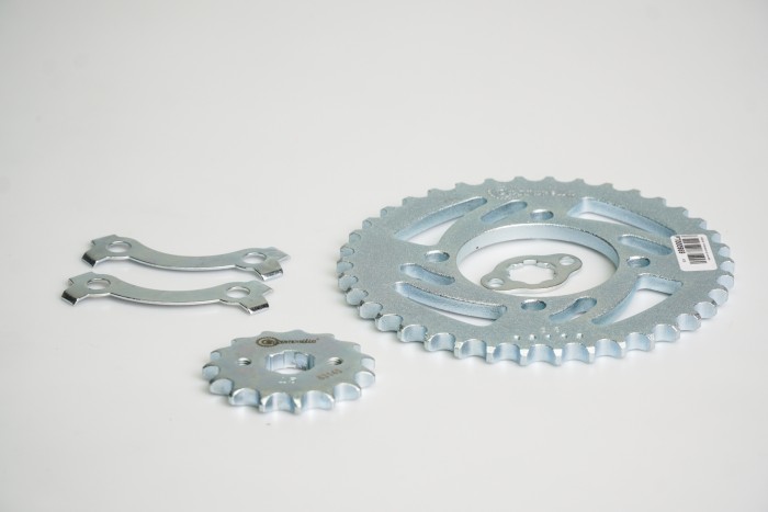 KIT PIÑONES - ITALIKA S150/QINGQI 150 4 HUECOS  (PT38C-PD15 PASO 428) CASSARELLA