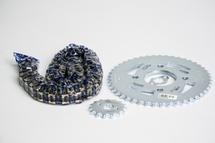 KIT CAJA CADENA - MRX 150 MOD. 2020 SPROCKET PLANO 4 HUECOS(PT46C-PD15C-428-H-132-C)DORADA CASSARELLA