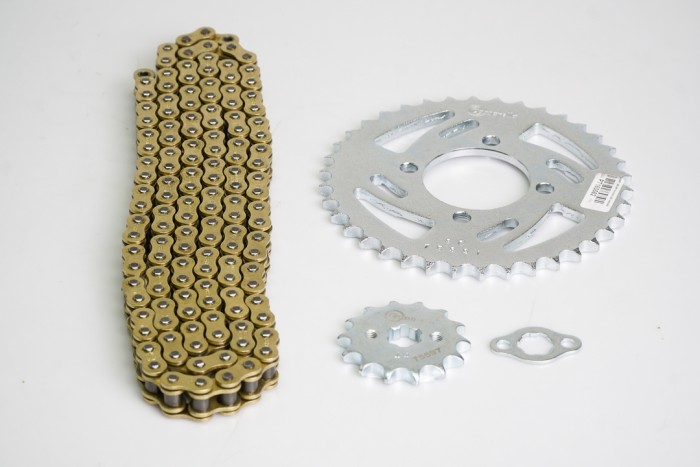 KIT CAJA CADENA - ONE 100 4 HUECOS (PT38C-PD14C-428-H-102-C) DORADA CASSARELLA