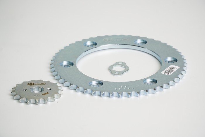 KIT PIÑONES - XR 150 L 6 HUECOS (PT49C-PD17C- 428) CASSARELLA