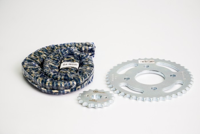 KIT CAJA CADENA - SUPER LIGHT 200 4 HUECOS (PT41C-PD16C-428-H-132-C) DORADA CASSARELLA