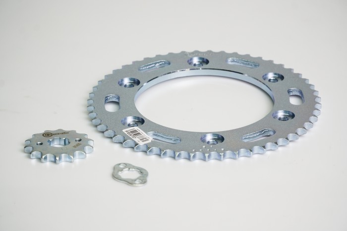 KIT PIÑONES - XR 150 L 6 HUECOS (PT51C-PD14C- 428) CASSARELLA