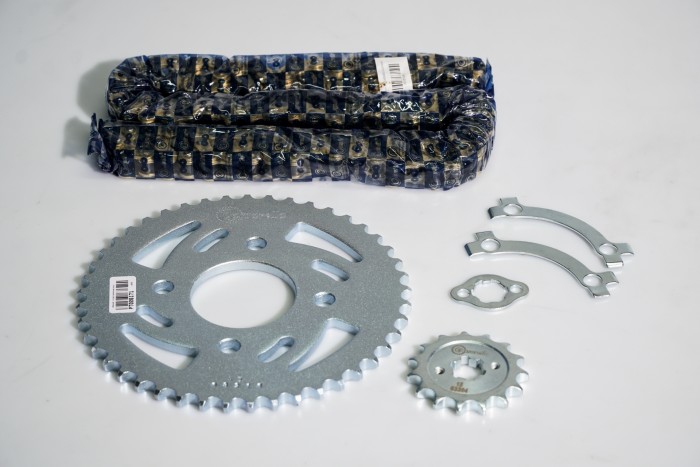 KIT CAJA CADENA - PULSAR NS 160 4 HUECOS (PT45C-PD15C-428-H-138-C) DORADA CASSARELLA