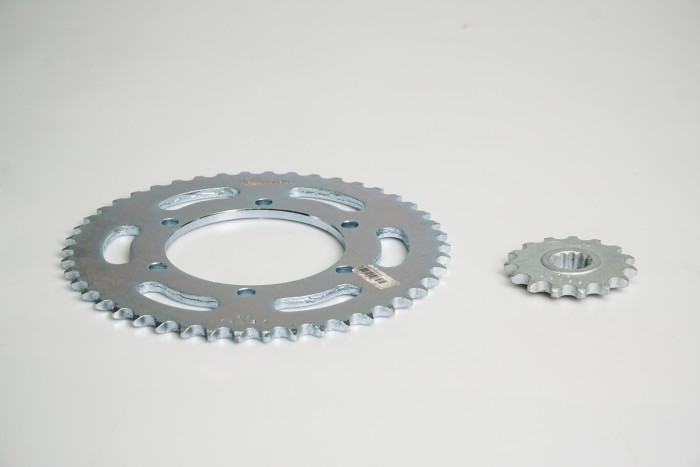 KIT PIÑONES - PULSAR NS 160 4 HUECOS (PT45C-PD15C-428) CASSARELLA