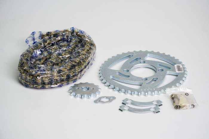 KIT CAJA CADENA - BOXER PLATINO 110 4 HUECOS (PT42C-PD14C-428-H-122C) DORADA CASSARELLA