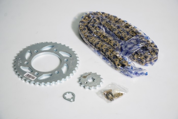 KIT CAJA CADENA - FZ 160 6 HUECOS (PT40C-PD14C-1 H -428-H-132-C)  DORADA O´RING CASSARELLA