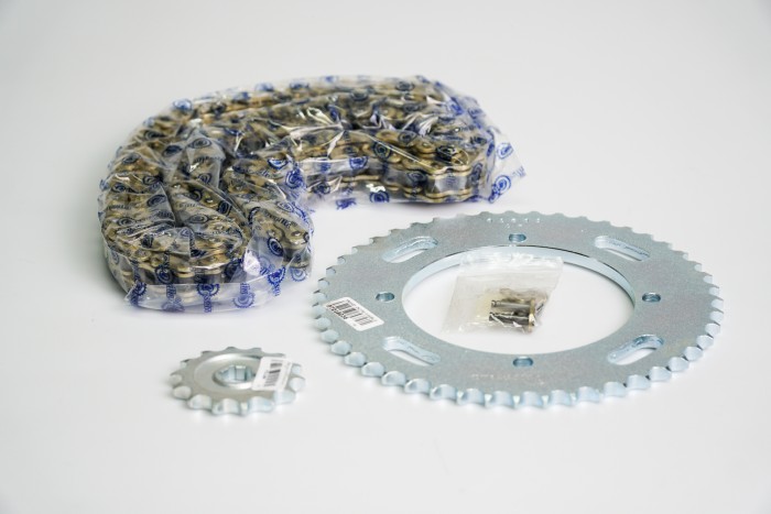 KIT CAJA CADENA - KLX L 150 4 HUECOS (PT47C-PD14C-428-H-132-C) DORADA O´RING CASSARELLA