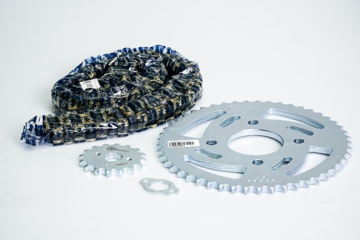 KIT CAJA CADENA - AX4 110 FORCE 4 HUECOS (PT40-PD14C-428H-132-C) DORADA CASSARELLA