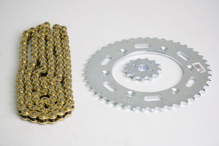 KIT CAJA CADENA - AKT TTR 125/150TR FORCE  6 HUECOS (PT45C-PD13C-CA520-H-112-C) DORADA CASSARELLA