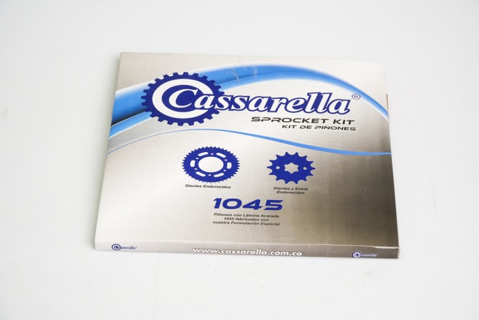 KIT PIÑONES - DOMINAR 400 6 HUECOS (PT45C-PD15C-PASO 520) CASSARELLA