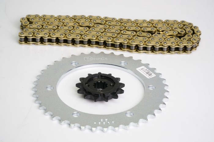 KIT CAJA CADENA - XRE 300 6 HUECOS (PT39C - PD13C - 520 -H- 120C) DORADA CASSARELLA