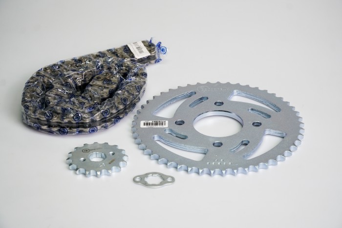 KIT CAJA CADENA - ADVANCE 110 4 HUECOS (PT36C-PD14C-428-H-110-C) DORADA CASSARELLA