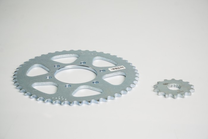 KIT PIÑONES - ER6N 600 6 HUECOS (PT46C-PD14C-PASO 520) CASSARELLA