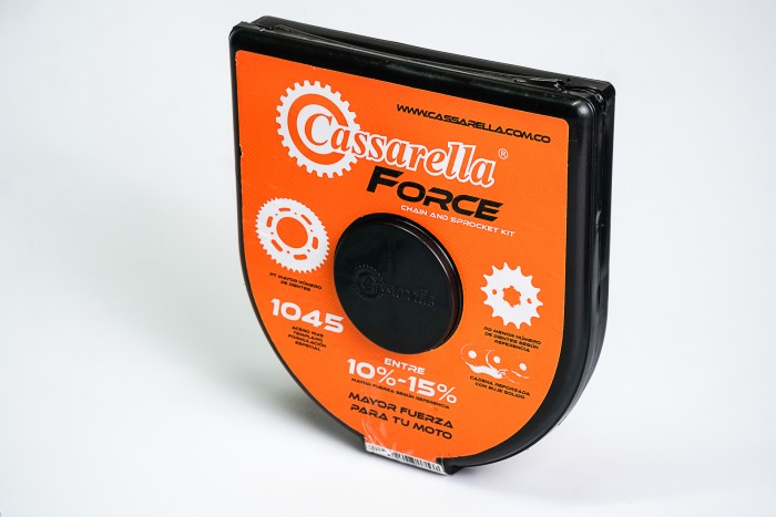 KIT CAJA CADENA - AKT EVO NE 125/150 FORCE  4 HUECOS (PT45C-PD14C-428-H-132-C) DORADA CASSARELLA