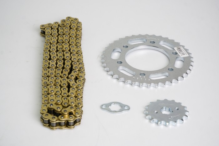 KIT CAJA CADENA - FZ 160 SPEED 6 HUECOS (PT38C-PD16C-428-H-132-C) DORADA CASSARELLA