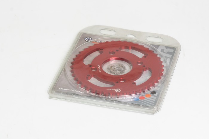 SPROCKET - 43 PULSAR 180 4H PASO 428 ESTILO TURN ROJO DURAL RACER CASSARELLA X