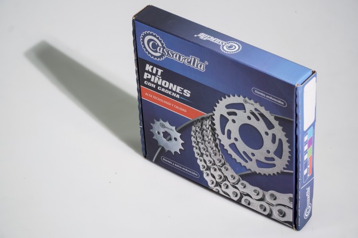 KIT CAJA CADENA - GIXXER 150 4 HUECOS (PT45C - PD15C - 428 - H -132C) NIQUELADA CASSARELLA
