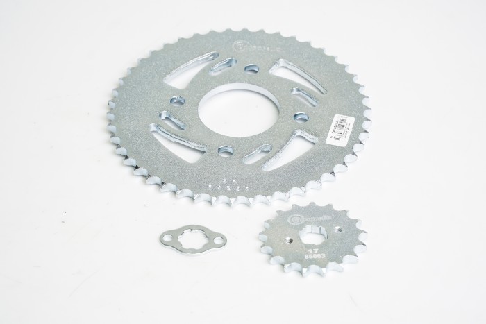 KIT PIÑONES - AKT TT 125 4 HUECOS (PT46C-PD17C PASO 428) CASSARELLA