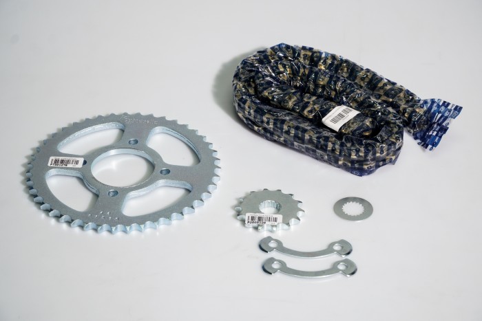 KIT CAJA CADENA - GS 125 4 HUECOS (PT45C-PD14C-428-H-124-C) DORADA CASSARELLA