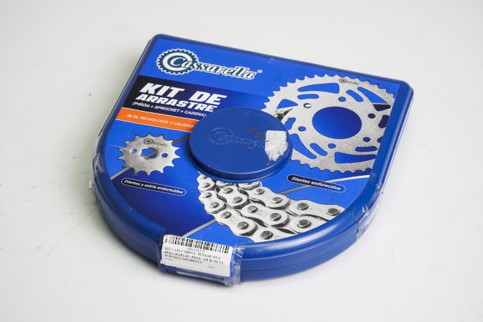 KIT CAJA CADENA - PULSAR 135 4 HUECOS (PT43C-PD13C-428-H-132-C) DORADA CASSARELLA