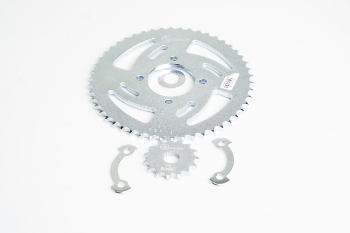 KIT PIÑONES - GS 125 4 HUECOS (PT50C-PD15C- 428) CASSARELLA