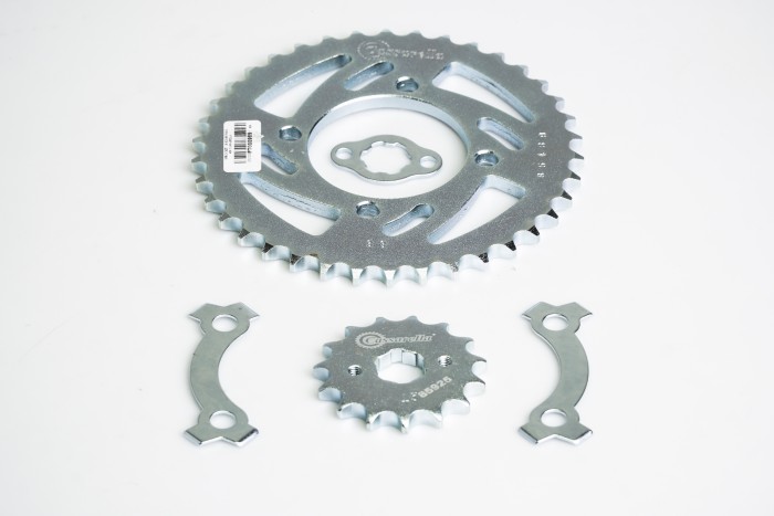 KIT PIÑONES - AKT NKD 125 4 HUECOS (PT38C-PD15C PASO 428) CASSARELLA