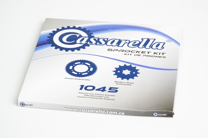 KIT PIÑONES - PULSAR 135 4 HUECOS (PT43C-PD15C PASO 428) CASSARELLA