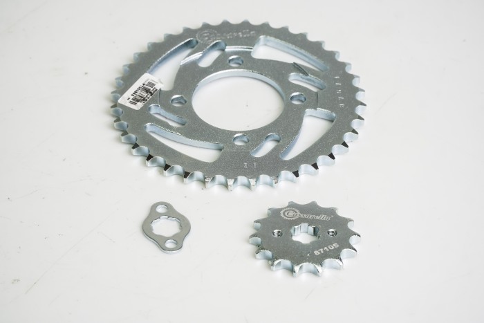 KIT PIÑONES - AKT 110 4 HUECOS (PT36C-PD14C PASO 428) CASSARELLA