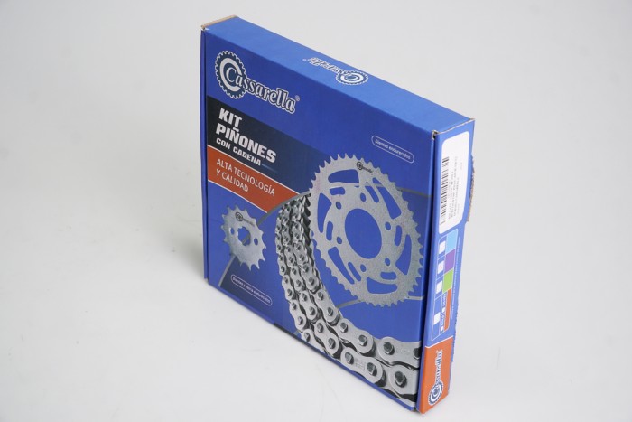 KIT CAJA CADENA - YZF R15 MODELO 2 6 HUECOS (PT47C-PD15C-428-H-132-C) NIQUELADA CASSARELLA