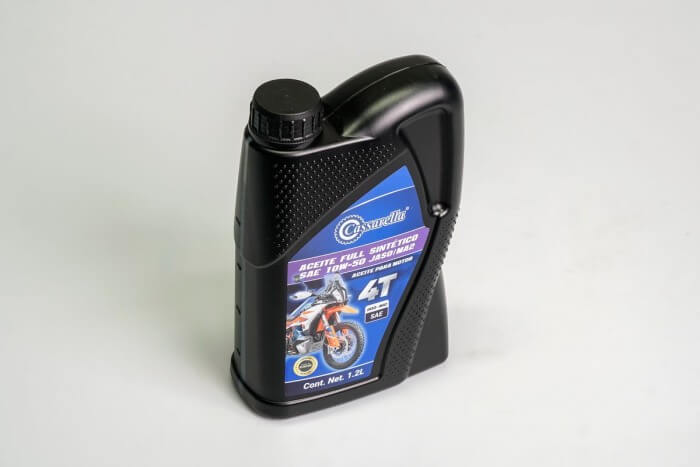 ACEITE CASSARELLA 10W50 FULL SINTETICO 4T JASO MA2 CAJA X 12 1.2 LITROS(001)