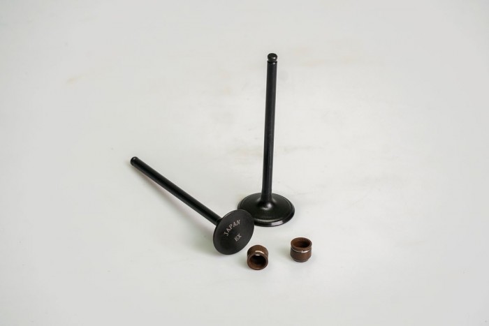 VALVULAS KIT ADMISION Y ESCAPE CON SELLOS CASSARELLA + DOMINAR400(372-JAP)