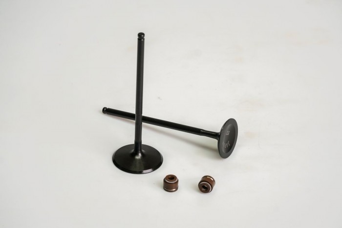 VALVULAS KIT ADMISION Y ESCAPE CON SELLOS CASSARELLA +VICTORY BLACK(372-JAP)