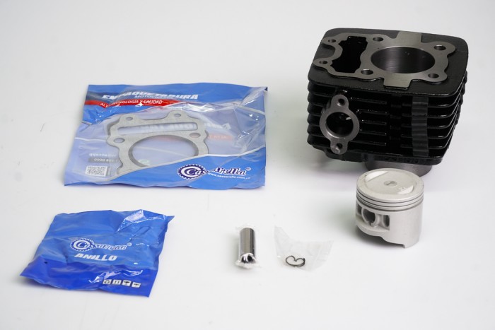 KIT CILINDRO COMPLETO CON PISTON CASSARELLA BOXER-TEC/BM-100CLASSIC/BOXER-CT/PLATINO100 BULON 13MM PISTON 53MM NEGRO  (490C)