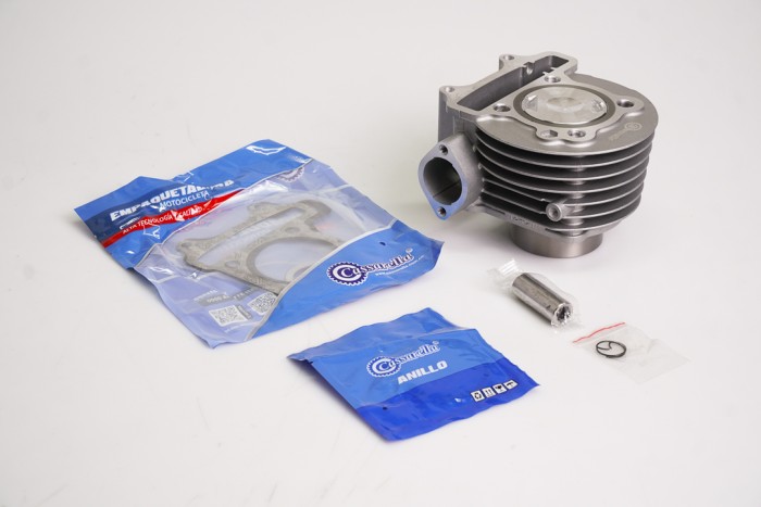 KIT CILINDRO COMPLETO CON PISTON CASSARELLA AGILITY125|FLY125|TWIST BULON 15MM PISTON 52,4MM PLATA  (490C)