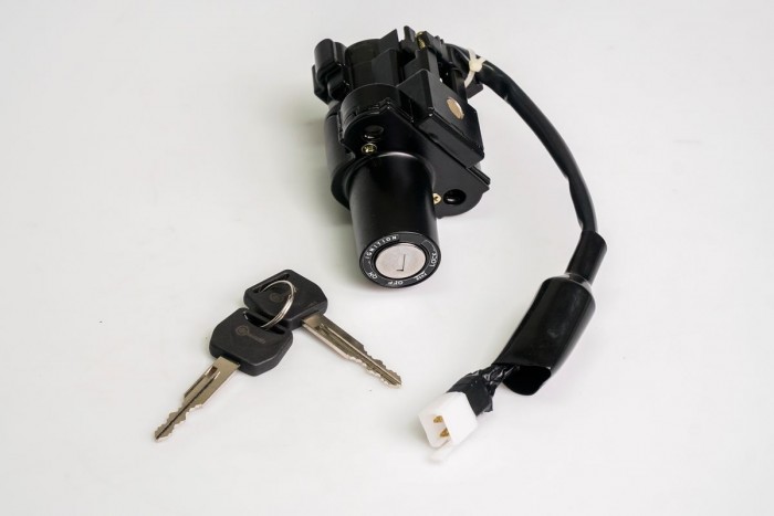 SWITCHE ENCENDIDO CASSARELLA XR125L 2008 / 2013 (668)