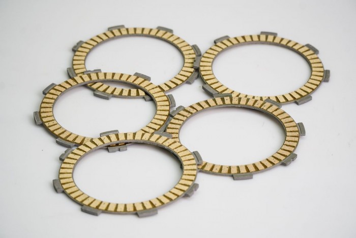 DISCOS CLUTCH CASSARELLA BOXER'S/PLATINO100/110/DISCOVER100/125+/125ST/G7/GTO JUEGO*5 (165-JAP)