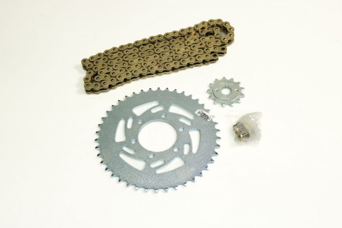 KIT CAJA CADENA -  AKT 250 R 6 HUECOS (PT42C-PD13C-520-H-110C) DORADA O'RING CASSARELLA