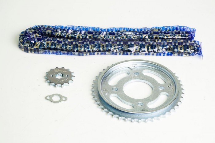 KIT CAJA CADENA - CB1 MODELO NUEVO 125 4 HUECOS (PT44C-PD14C-428--124-C) DORADA CASSARELLA