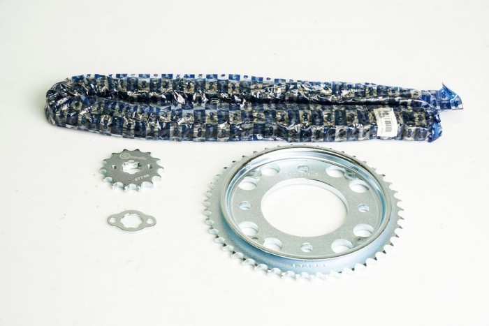 KIT CAJA CADENA - CB R 190/NH 190 4  4 HUECOS (PT45C-PD14C-428-H 132C) NIQUELADA CASSARELLA