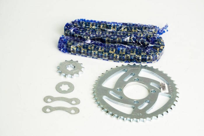 KIT CAJA CADENA - AX 100 4 HUECOS (PT42C-PD13C-428H-112-C) DORADA CASSARELLA