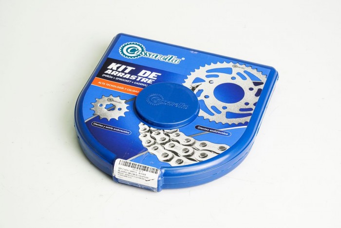 KIT CAJA CADENA - BOXER PLATINO 100 4 HUECOS (PT42C-PD13C-428H-122-C) DORADA CASSARELLA