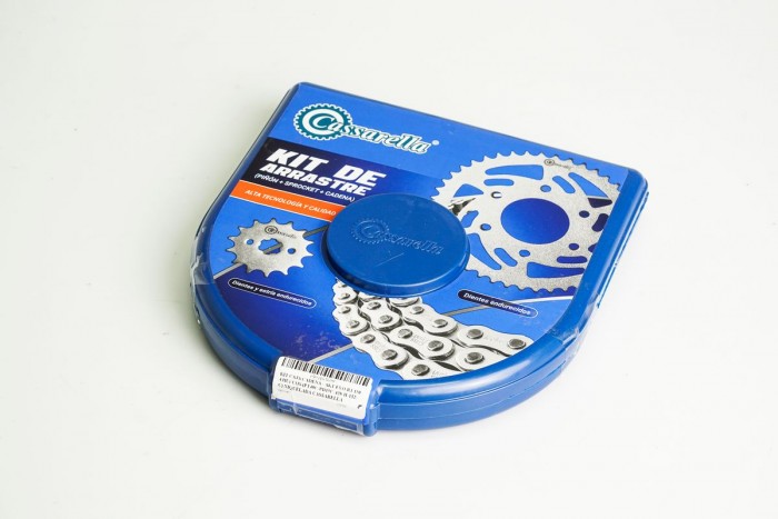 KIT CAJA CADENA - AKT EVO R3 150 4 HUECOS (PT40C-PD15C-428-H-132-C) NIQUELADA CASSARELLA