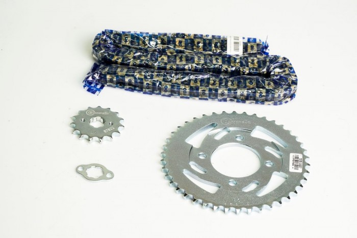 KIT CAJA CADENA - AKT RTX 150 4 HUECOS (PT42C-PD15C-428-H-132-C) DORADA CASSARELLA