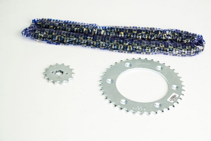 KIT CAJA CADENA - AKT 235 6 HUECOS (PT39C-PD14C-520-H-120-C) DORADA CASSARELLA