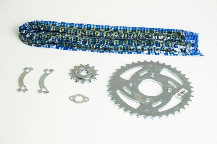 KIT CAJA CADENA - AKT TTR 180 4 HUECOS (PT39C-PD13C-520-H-110-C) DORADA  CASSARELLA